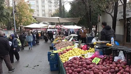 Semt pazarlarında kış yoğunluğu