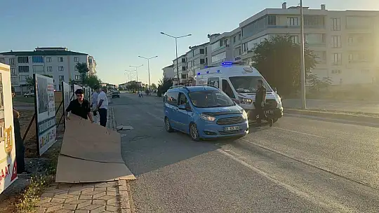 Seyir halindeki panelvandan düşen çocuk ağır yaralandı