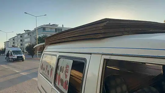 Seyir halindeki panelvandan düşen çocuk ağır yaralandı