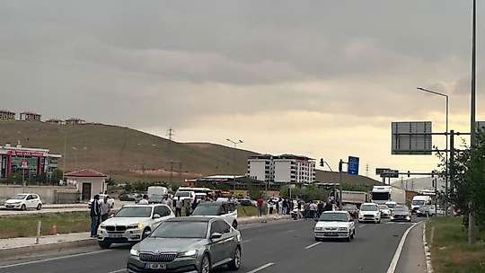 Silobas ile otomobil çarpıştı: 2 yaralı