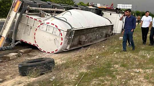 Silobas ile otomobil çarpıştı: 2 yaralı