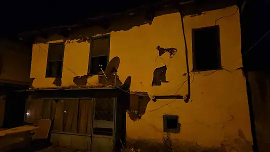 Sındırgı'da 4 büyüklüğünde deprem
