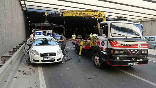 Sivil ekip aracı ile askeri araç çarpıştı, trafik kilitlendi