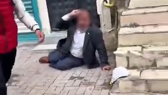 Sokak ortasında meydan dayağı