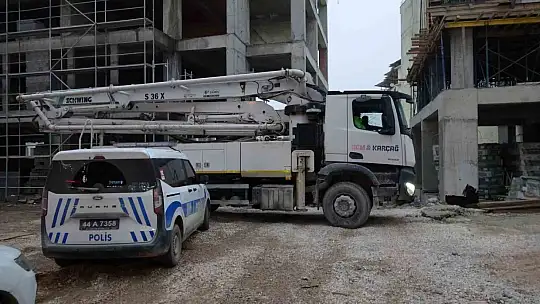 Spiral makinesiyle elini kesen işçi yaralandı