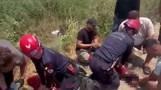 Sulama kanalına devrilen otomobildeki anne ve oğlu hayatını kaybetti