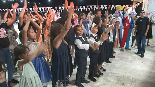 Adıyaman'da 20 çocuk sünnet şöleninde eğlendikten sonra sünnet oldu