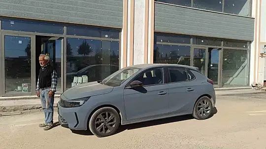 Şüpheli bomba düzeneği nedeniyle engelli çocuğu için aldığı araç zarar gördü