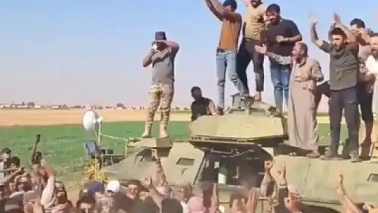 Suriye'de kuyuya düşen çocuk kurtarılarak tedavi için Şanlıurfa'ya getirildi