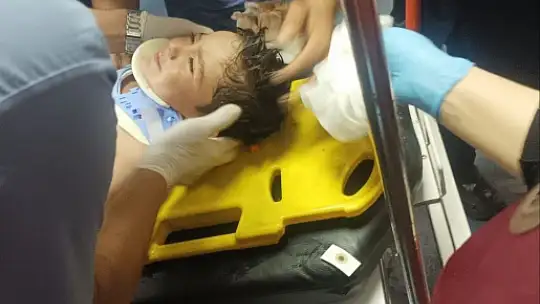 Suriye'de kuyuya düşen çocuk kurtarılarak tedavi için Şanlıurfa'ya getirildi