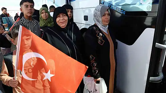 Suriyelilerin ülkelerine geri dönüşü sürüyor