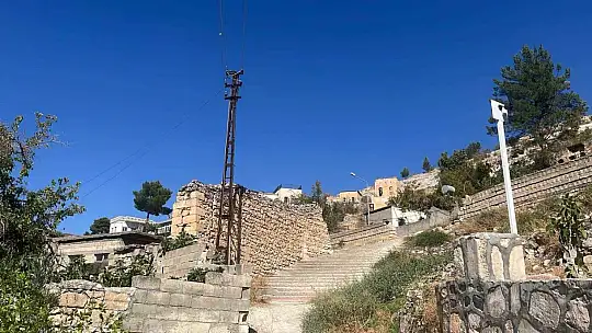 Tadilatını yaptığı evde göçük altında kaldı