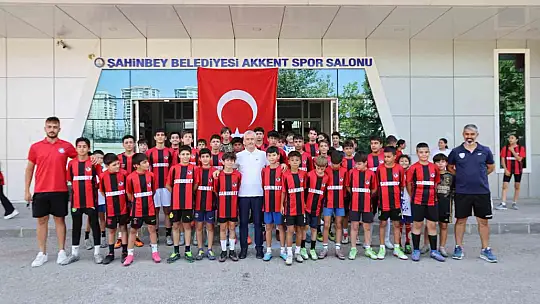 Tahmazoğlu yaz spor okulu öğrencileriyle buluştu