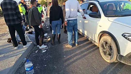 Tarım işçilerini taşıyan minibüs direğe çarptı: 15 yaralı