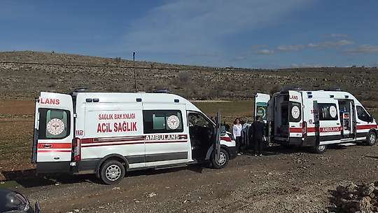 Telefon direğine çarpan otomobil takla attı: 5 yaralı