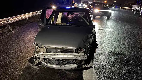 3 araç çarpıştı: 7 yaralı