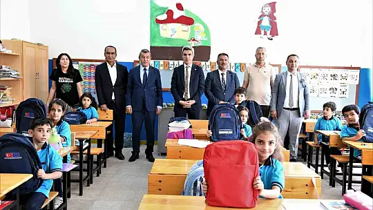 TKDK Malatya'dan kırsaldaki öğrencilere eğitim seti desteği