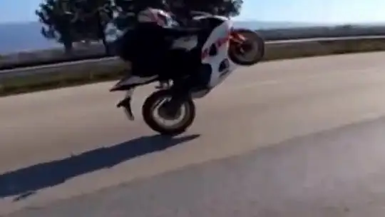 Trafikte tehlikeli hareketler yapan 6 sürücü yakalandı