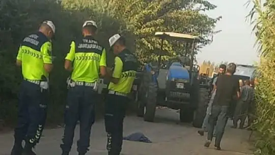 Traktöre arkadan çarpan motosiklet sürücüsü hayatını kaybetti