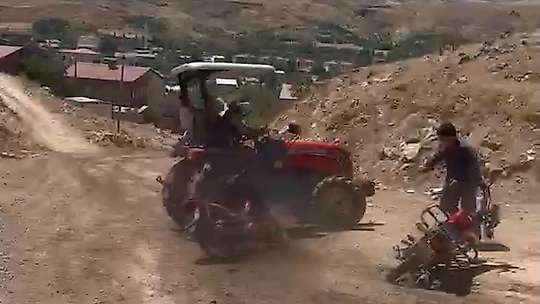 Traktörü üzerlerine sürdüğü kavganın kamera görüntüleri ortaya çıktı