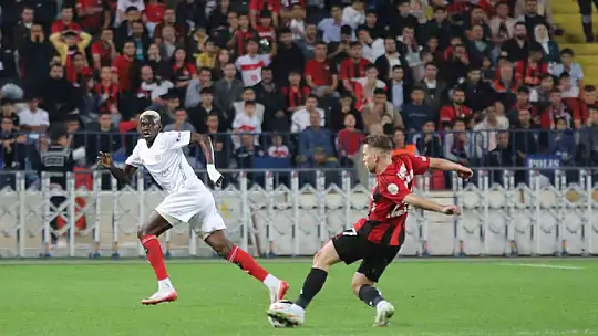 Trendyol Süper Lig: Gaziantep FK: 3 - Antalyaspor: 2 (Maç sonucu)