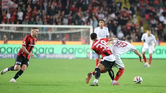 Trendyol Süper Lig: Gaziantep FK: 3 - Antalyaspor: 2 (Maç sonucu)