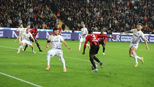 Trendyol Süper Lig: Gaziantep FK: 1 - Eyüpspor: 2 (Maç sonucu)