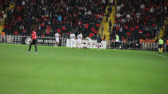 Trendyol Süper Lig: Gaziantep FK: 1 - Eyüpspor: 2 (Maç sonucu)