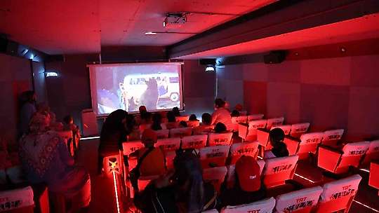 TRT Sinema Tırı Elazığlı çocuklara sinema keyfi yaşattı