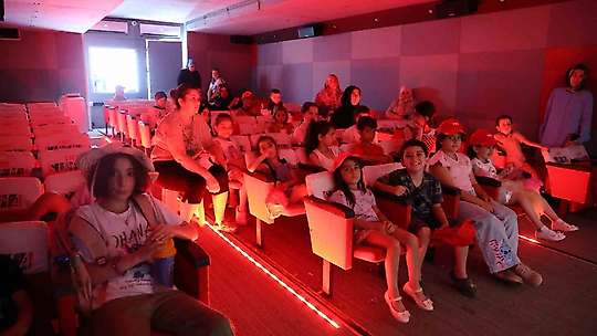 TRT Sinema Tırı Elazığlı çocuklara sinema keyfi yaşattı