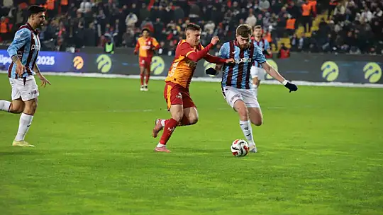 Turkcell Süper Kupa: Galatasaray: 2 - Trabzonspor: 0 (İlk yarı)