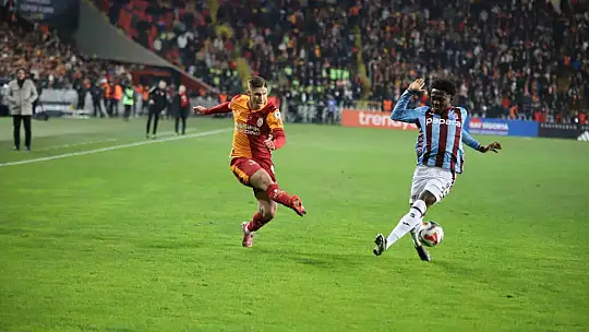 Turkcell Süper Kupa: Galatasaray: 2 - Trabzonspor: 0 (İlk yarı)