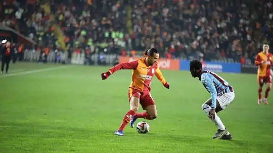 Turkcell Süper Kupa: Galatasaray: 2 - Trabzonspor: 0 (İlk yarı)