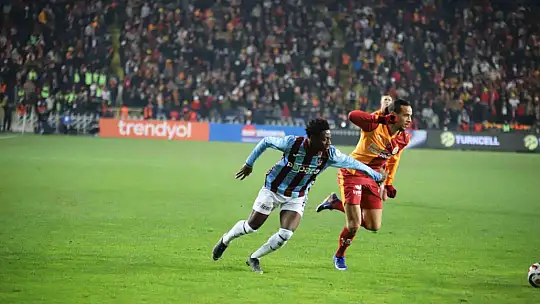 Turkcell Süper Kupa: Galatasaray: 2 - Trabzonspor: 0 (İlk yarı)