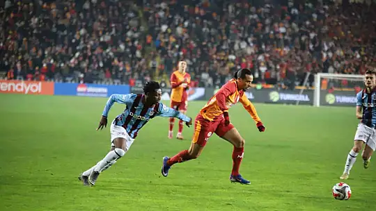 Turkcell Süper Kupa: Galatasaray: 2 - Trabzonspor: 0 (İlk yarı)