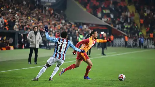 Turkcell Süper Kupa: Galatasaray: 2 - Trabzonspor: 0 (İlk yarı)