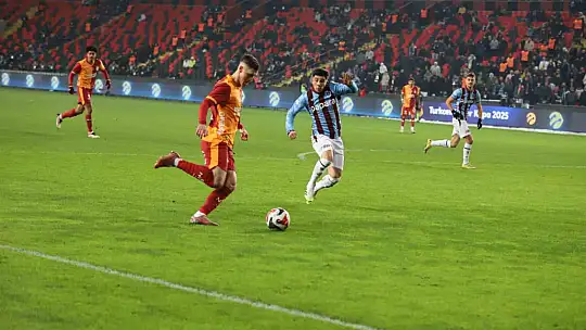 Turkcell Süper Kupa: Galatasaray: 2 - Trabzonspor: 0 (İlk yarı)