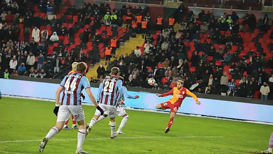 Turkcell Süper Kupa: Galatasaray: 2 - Trabzonspor: 0 (İlk yarı)