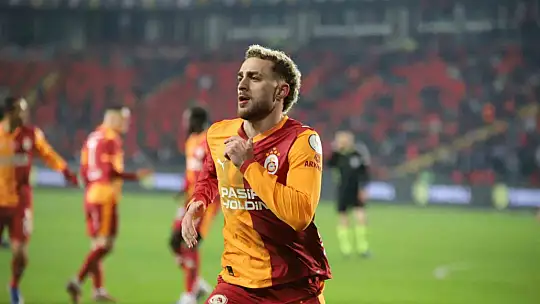 Turkcell Süper Kupa: Galatasaray: 2 - Trabzonspor: 0 (İlk yarı)
