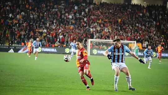 Turkcell Süper Kupa: Galatasaray: 2 - Trabzonspor: 0 (İlk yarı)