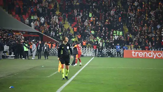 Turkcell Süper Kupa: Galatasaray: 2 - Trabzonspor: 0 (İlk yarı)