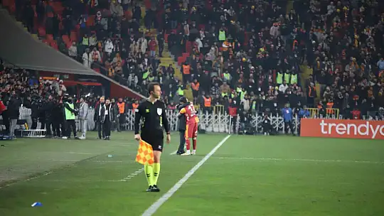 Turkcell Süper Kupa: Galatasaray: 2 - Trabzonspor: 0 (İlk yarı)
