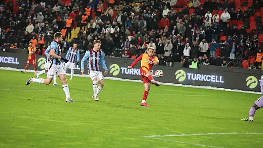 Turkcell Süper Kupa: Galatasaray: 2 - Trabzonspor: 0 (İlk yarı)