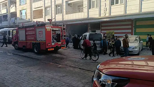 Tutuşan talaş iş yerini yaktı