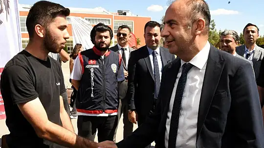 Üniversitesi kampüsünde bilgilendirme standı açıldı