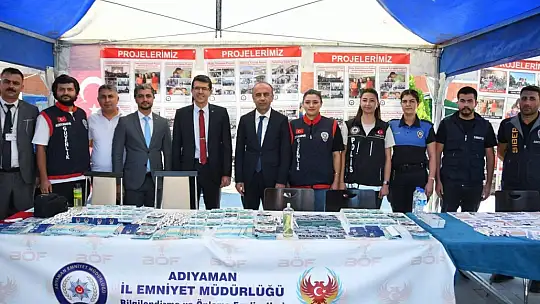 Üniversitesi kampüsünde bilgilendirme standı açıldı