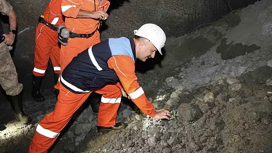 Adıyaman Valisi Varol, maden ocağında incelemelerde bulundu