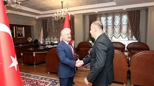 Vali Varol, tebrikleri kabul etti