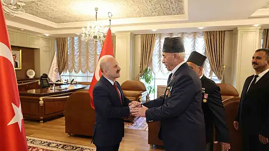 Vali Varol, tebrikleri kabul etti