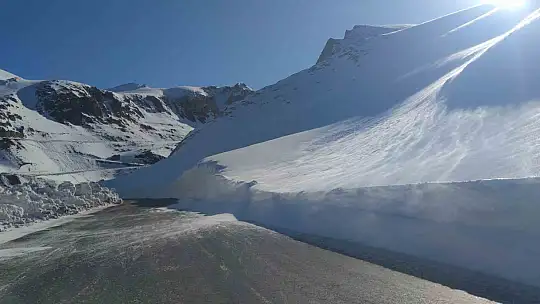 Van-Bahçesaray kara yolu ulaşıma açıldı